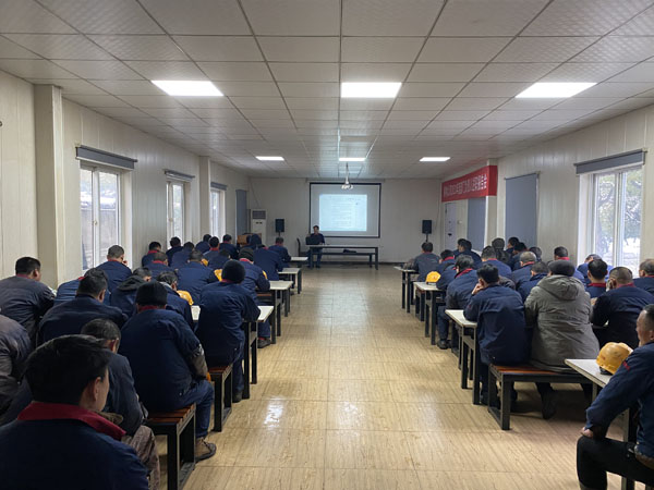 鋼構(gòu)公司開(kāi)展節(jié)后復(fù)工安全教育培訓(xùn)