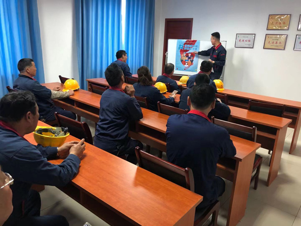 建材公司開展《職業(yè)病防治法》宣傳周活動 建材公司開展《職業(yè)病防治法》宣傳周活動