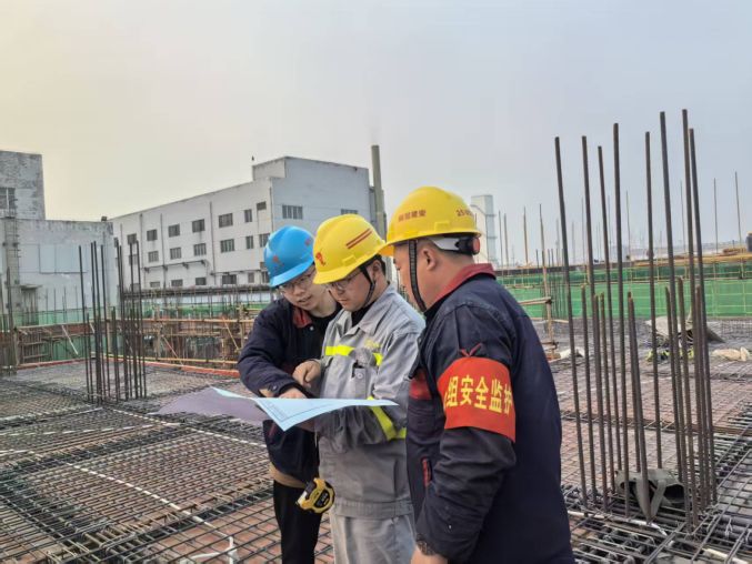 金冠陽極泥項目提前完成熔煉二層 框架混凝土澆筑